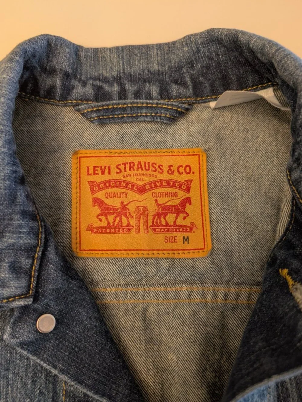 Levi’s Denim Trucker Vest – Men’s Medium (Cut-Off Sleeves)